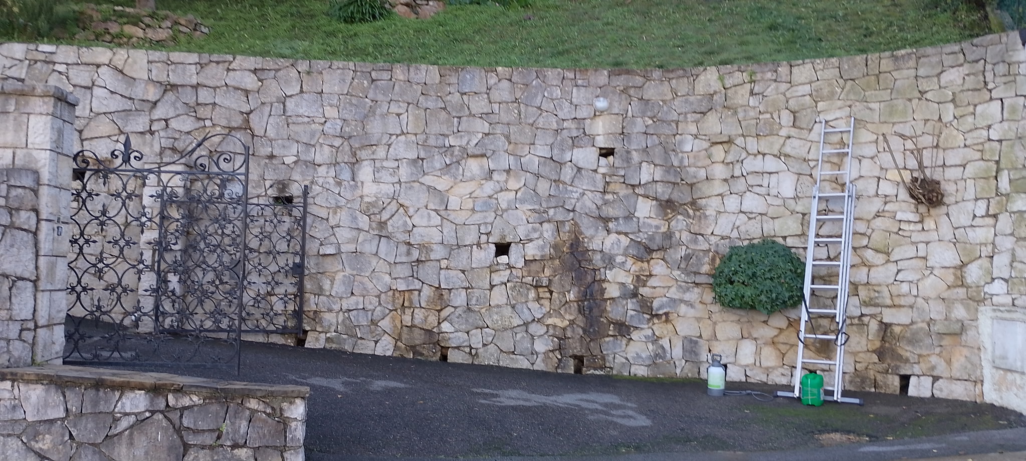 Nettoyage toiture Cannes - Avant